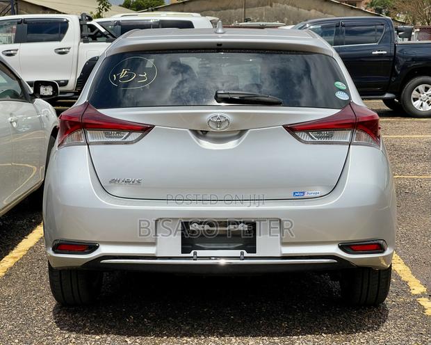 Toyota Auris 2016 Silver