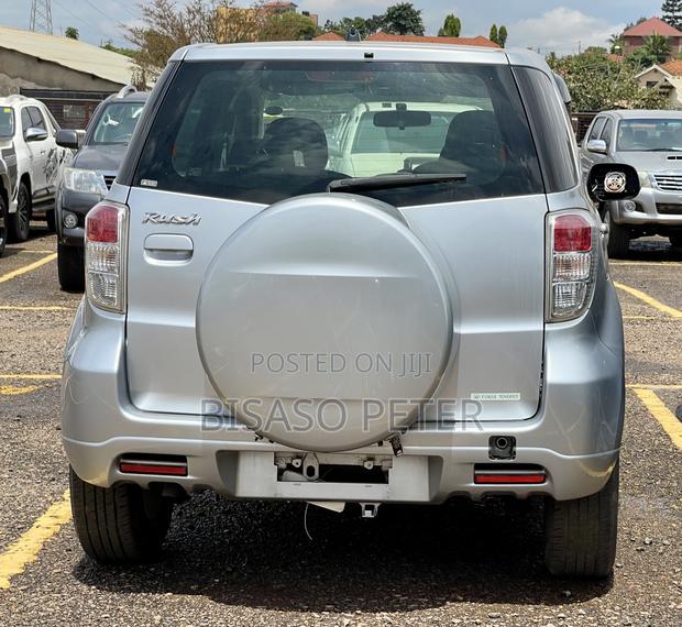 Toyota Rush 1.5 AWD 2010 Silver