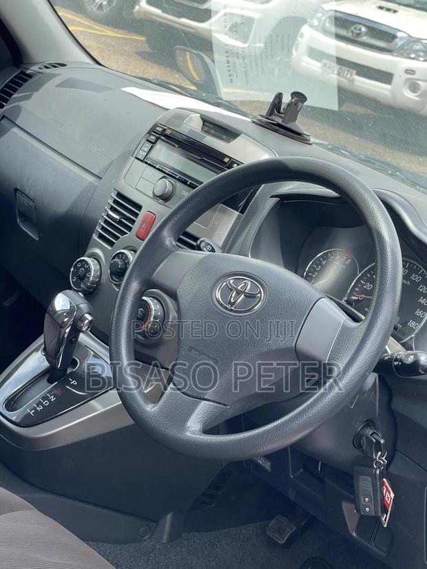 Toyota Rush 1.5 AWD 2010 Silver
