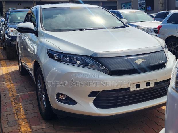 Toyota Harrier 2.0 2016 White