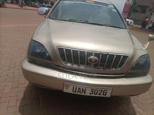 Toyota Harrier 2.2 16V 4WD 1999 Beige
