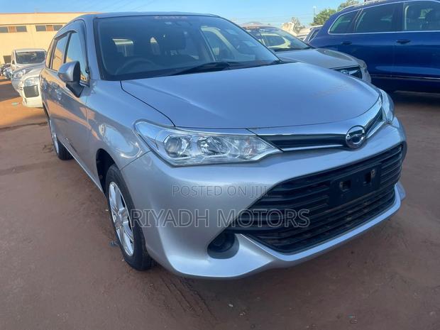 Toyota Corolla Fielder 2016 Silver