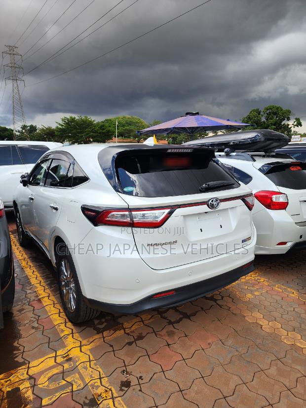 Toyota Harrier 2.0 2018 White