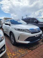 Toyota Harrier 2.0 2018 White for sale