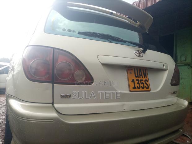 Toyota Harrier 1999 Silver