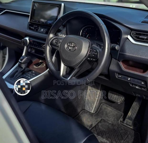 Toyota RAV4 2020 White