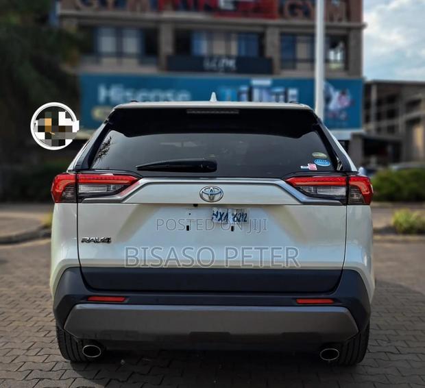 Toyota RAV4 2020 White