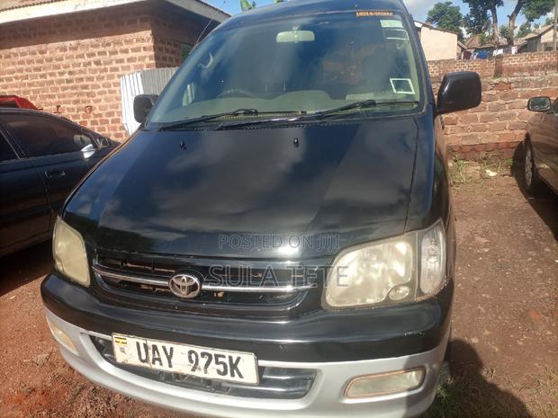 Toyota Noah 2.0 AWD (8 Seater) 2001 Black