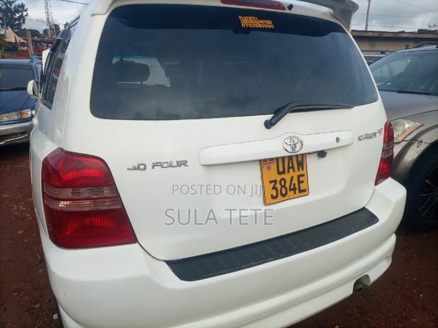 Toyota Kluger 2004 White