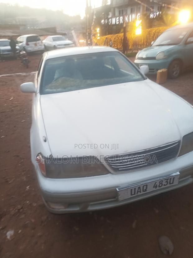 Toyota Mark II Blit 2004 White