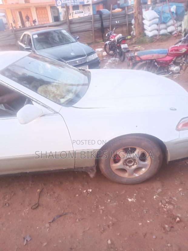 Toyota Mark II Blit 2004 White