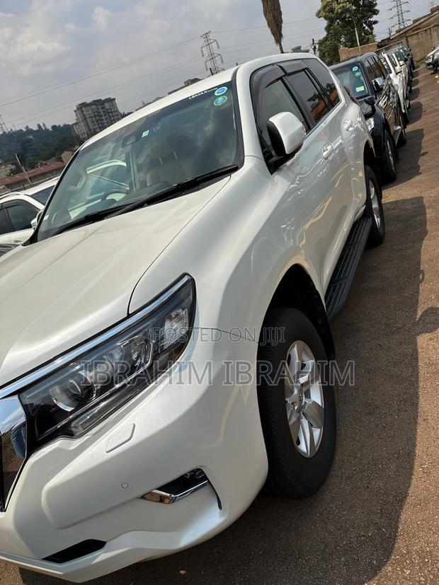 Toyota Land Cruiser Prado 2018 White