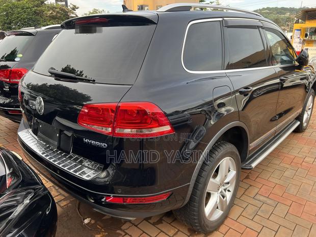 Volkswagen Touareg 2012 Black