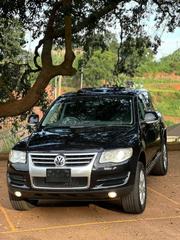 Volkswagen Touareg 2010 Black for sale