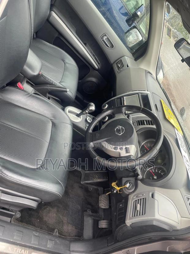 Nissan X-Trail 2.0 Petrol XE 2010 Gray