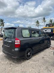 Toyota Noah 2.0 158hp AWD (8 Seater) 2011 Gray for sale