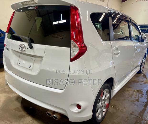 Toyota Passo Sette 1.5 AWD 2012 White