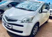 Toyota Ractis 1.5 AWD 2009 White for sale