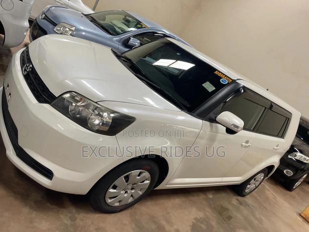 Toyota Corolla Rumion 2012 White