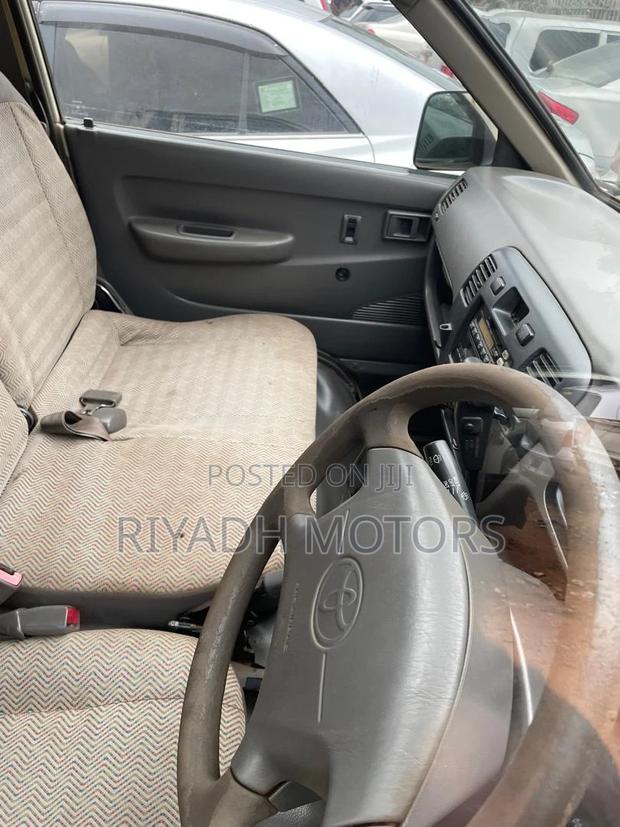 Toyota TownAce 2002 White