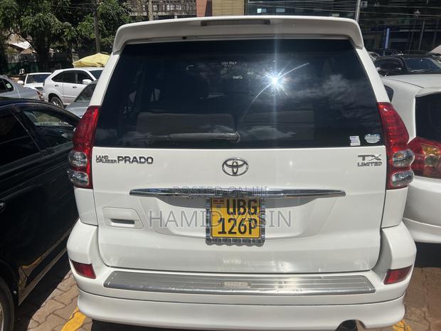 Toyota Land Cruiser Prado 2005 White