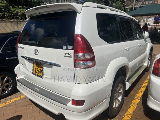Toyota Land Cruiser Prado 2005 White