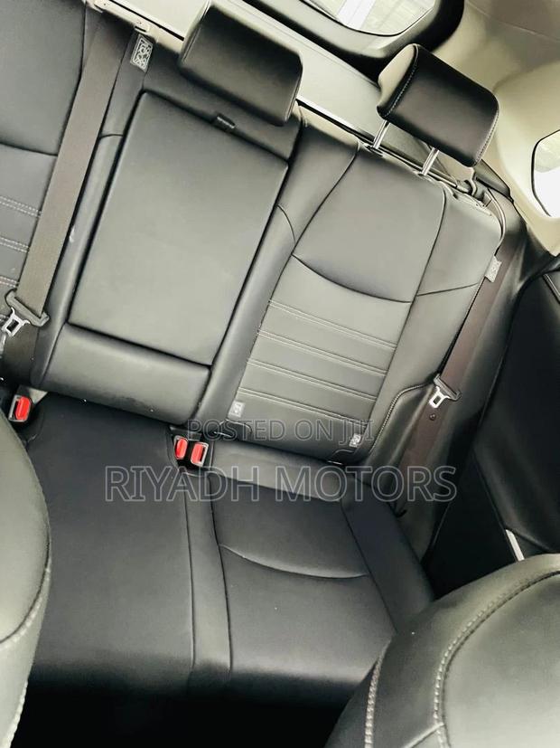 Toyota RAV4 Limited AWD 2019 Blue