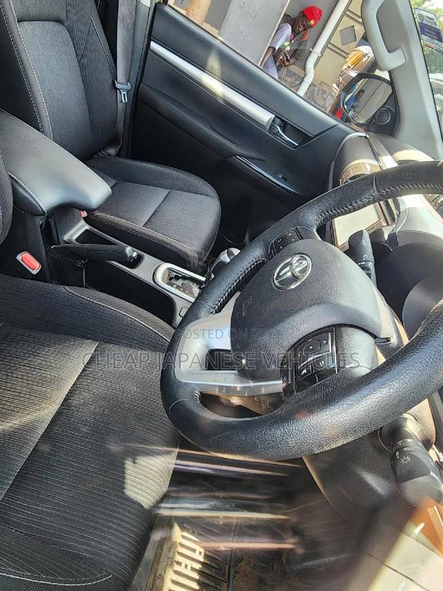 Toyota Hilux 2020 Gray