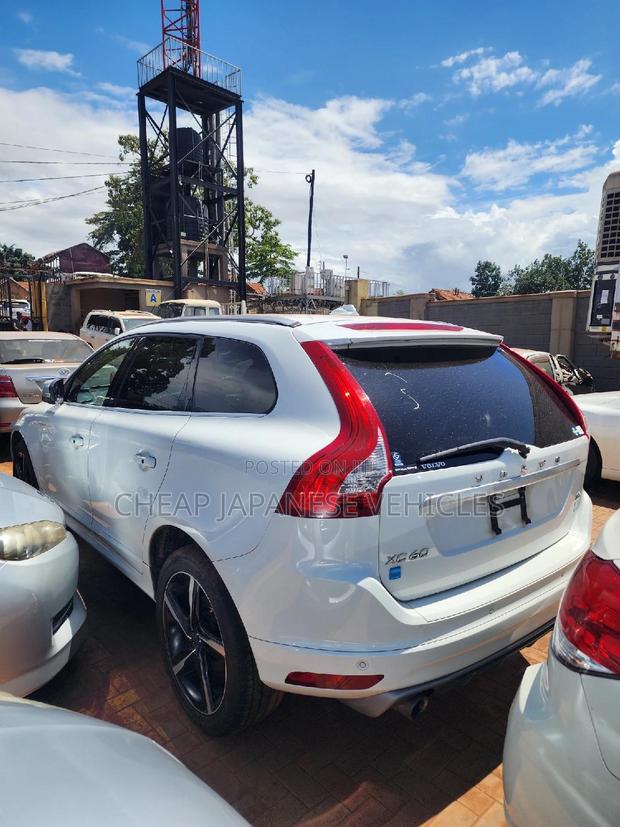Volvo XC60 T5 Premier Plus FWD 2015 White