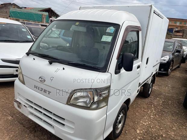 Daihatsu HIJET 2011 White