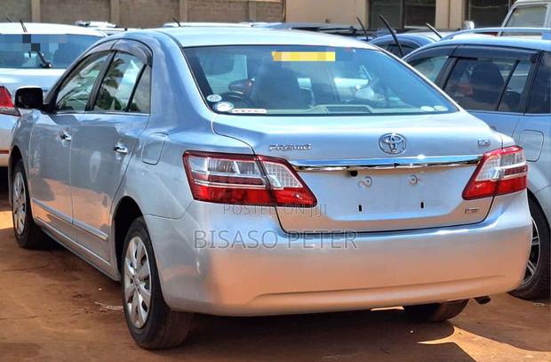 Toyota Premio 1.8 AWD 2011 Silver