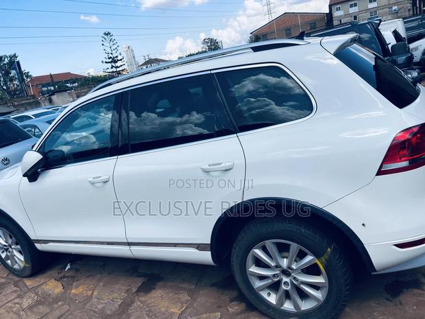 Volkswagen Touareg 2012 White