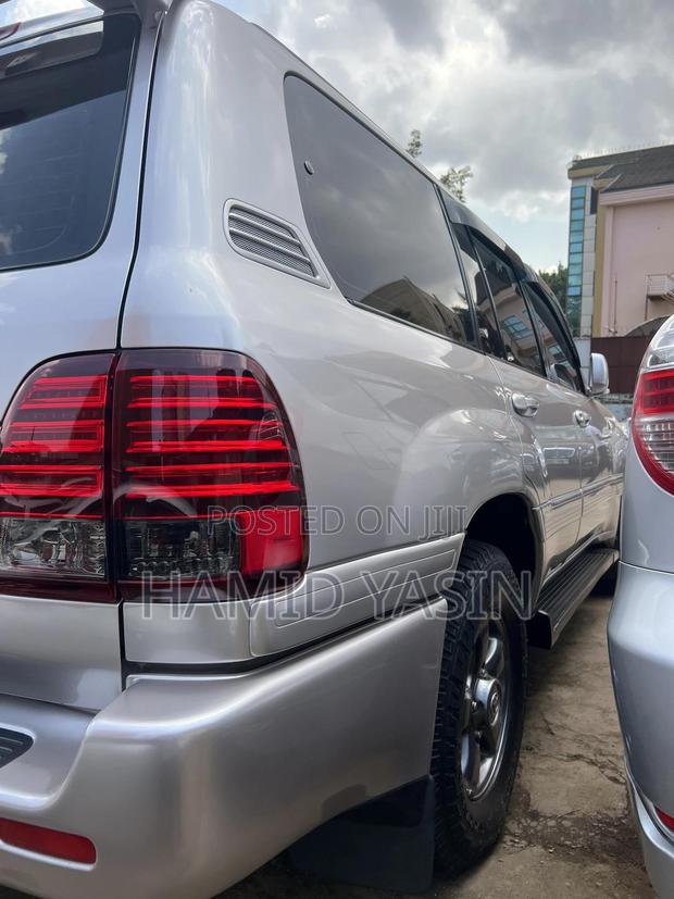 Toyota Land Cruiser 2000 Silver