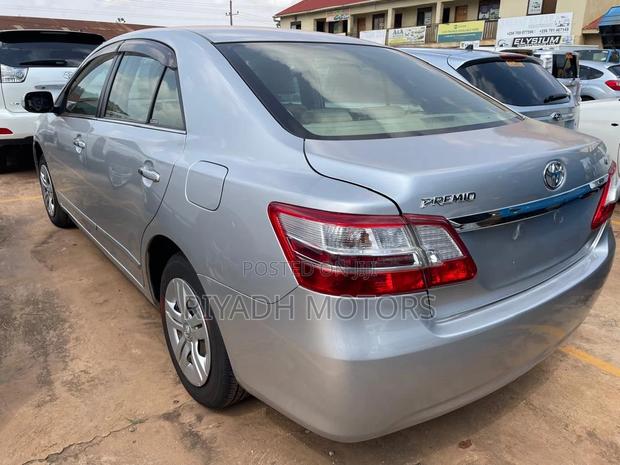 Toyota Premio 1.8 FWD 2010 Silver