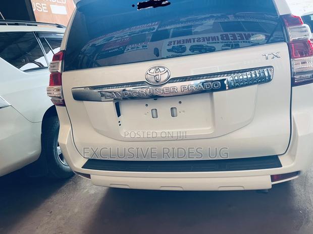 Toyota Land Cruiser Prado 2016 White