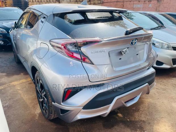 Toyota C-HR 2018 Silver