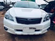 Subaru Outback 2.5i Premium 2012 White for sale