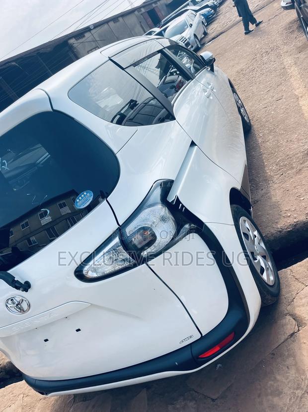 Toyota Sienta 2016 White