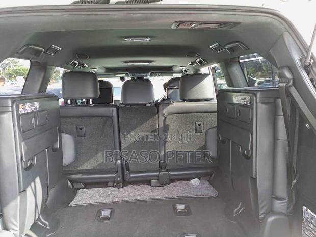 Toyota Land Cruiser 4.6 V8 ZX 2019 White