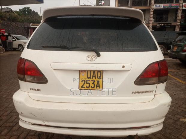 Toyota Harrier 3.0 V6 1999 White