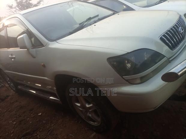 Toyota Harrier 1998 Beige