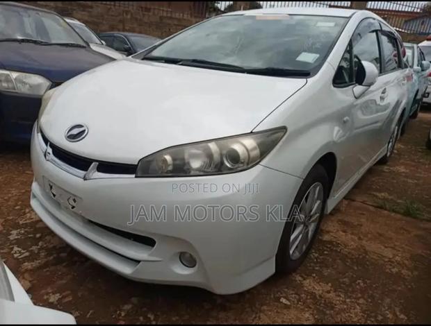 Toyota Wish 2010 White