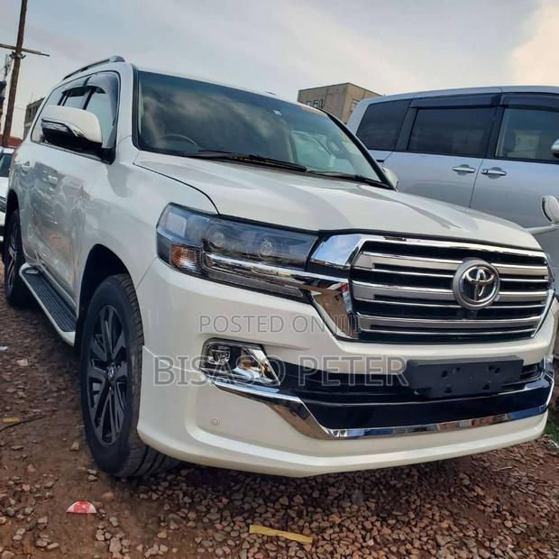 Toyota Land Cruiser 4.6 V8 VX-R 2014 White