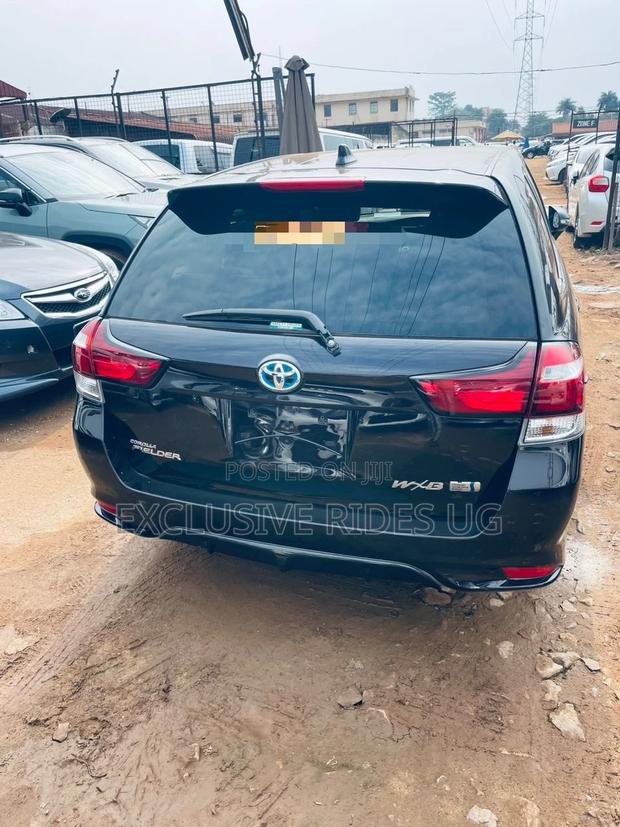 Toyota Corolla Fielder 2015 Black