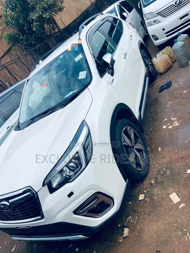 Subaru Forester Premium AWD 2020 White