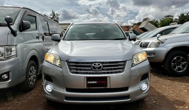 Toyota Vanguard 2009 Silver