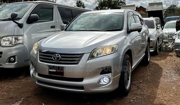 Toyota Vanguard 2009 Silver
