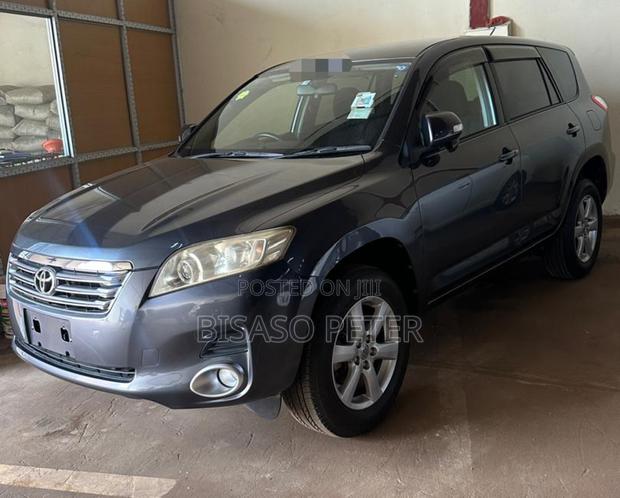 Toyota Vanguard 2012 Gray