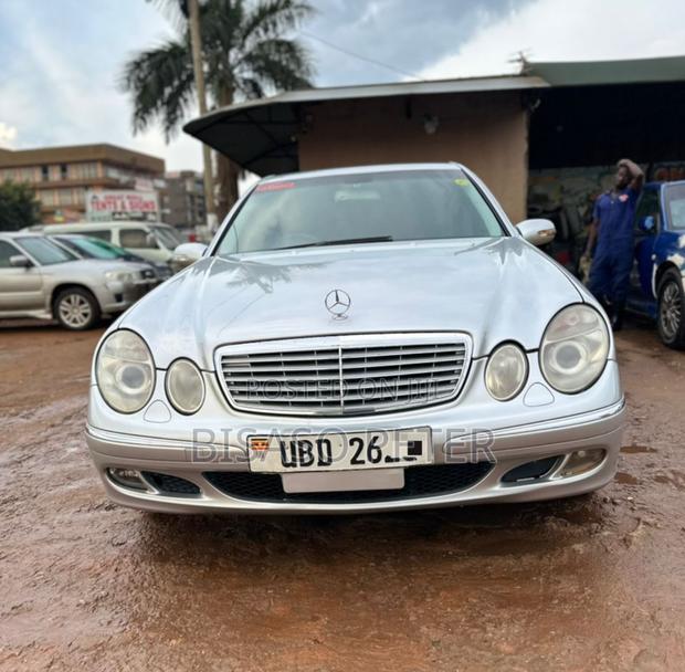 Mercedes-Benz E320 2005 White