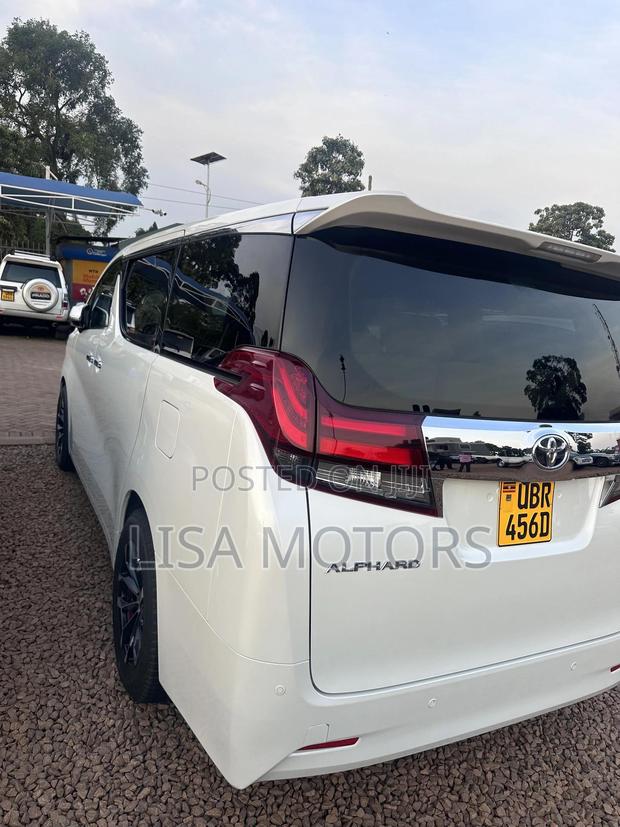 Toyota Alphard 2018 White